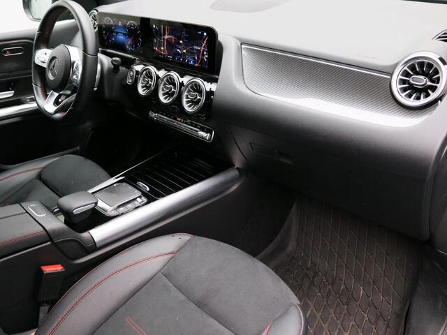 Mercedes-Benz B-KLASSE 180 Business Solution AMG AMG Line | Night Pakket | Panorama Schuif-Kanteldak Inclusief 24 maanden Mercedes-Benz Certified garantie voor Europa.