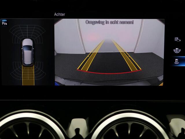 Mercedes-Benz B-KLASSE 180 Business Solution AMG AMG Line | Night Pakket | Panorama Schuif-Kanteldak Inclusief 24 maanden Mercedes-Benz Certified garantie voor Europa.