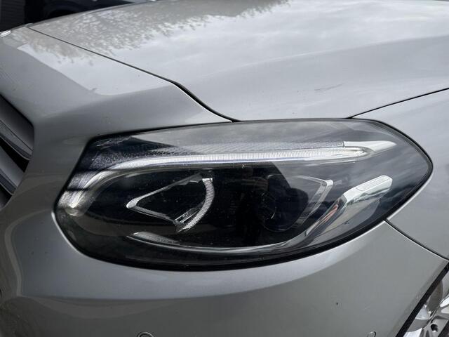 Mercedes-Benz B-KLASSE 180 d Business Solution | Navigatie | Camera | Stoelverwarming | LED | Lichtmetalen Velgen |