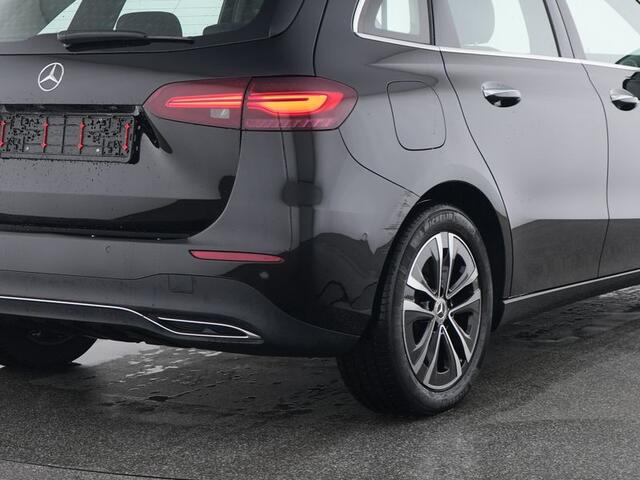 Mercedes-Benz B-KLASSE 250 e Luxury Line Trekhaak | Distronic | Sfeerverlichting | AC en DC Laden | Dodehoek Assist | Stuur en Stoelverwarming. Inclusief 24 maanden MB Certified garantie voor Europa.