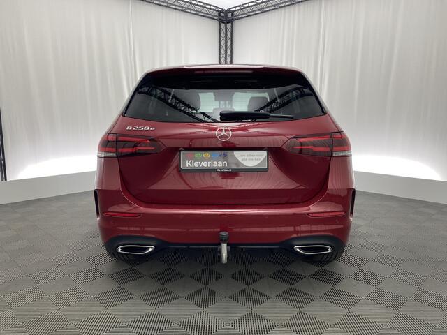 Mercedes-Benz B-KLASSE 250 PHEV AMG Night Automaat | Pano-Dak | Trekhaak | Carplay | Navi | 218 Pk |