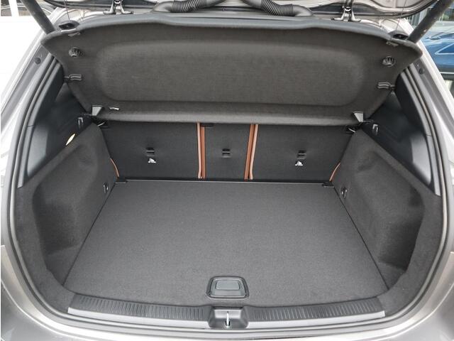 Mercedes-Benz B-KLASSE 180 Business Solution AMG