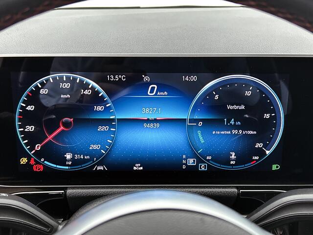 Mercedes-Benz B-KLASSE 180 Business Solution AMG | Trekhaak | Parkeerpakket met Camera | Car Play | Stoelverwarming | LED | Cruise Controle | Inclusief 24 maanden Mercedes-Benz Certified garantie voor Europa.