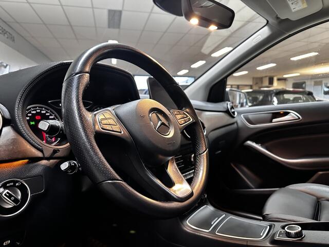 Mercedes-Benz B-KLASSE 180 Prestige/ Automaat!/ LED Koplampen/ Stoelverw./ Camera/ Flippers/ Keyless/ LEDER/ 16''LMV/ Clima/ Navi/ Cruise/ Bluetooth/ Multi.LEDER.Stuur/ Elek.Pakket/ Isofix/ PDC V+A.