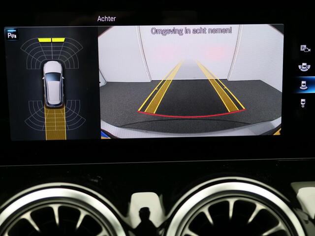 Mercedes-Benz B-KLASSE 180 Business Solution AMG Trekhaak | AMG | Night Pakket | Panorama Schuif-Kanteldak | Sfeerverlichting | Memory Voorstoelen. Inclusief 24 maanden Mercedes-Benz Certified garantie voor Europa.