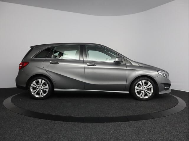 Mercedes-Benz B-KLASSE 180 Ambition | Navigatie | LED-koplampen | Trekhaak