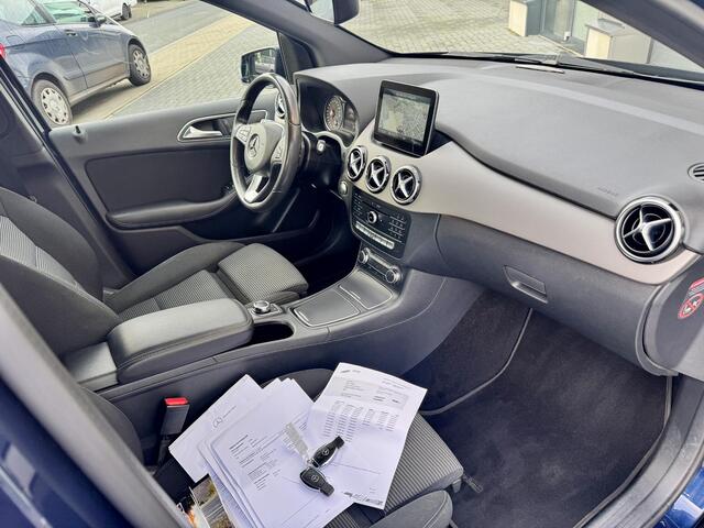 Mercedes-Benz B-KLASSE 180 Business Solution AUT/ 2e eigenaar/ Camera/ PDC V+A/ LED/ NAP