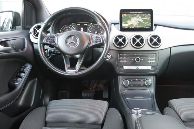 Mercedes-Benz B-KLASSE 180 LEASE ED. PLUS Automaat / Afneembare trekhaak / led verlichting