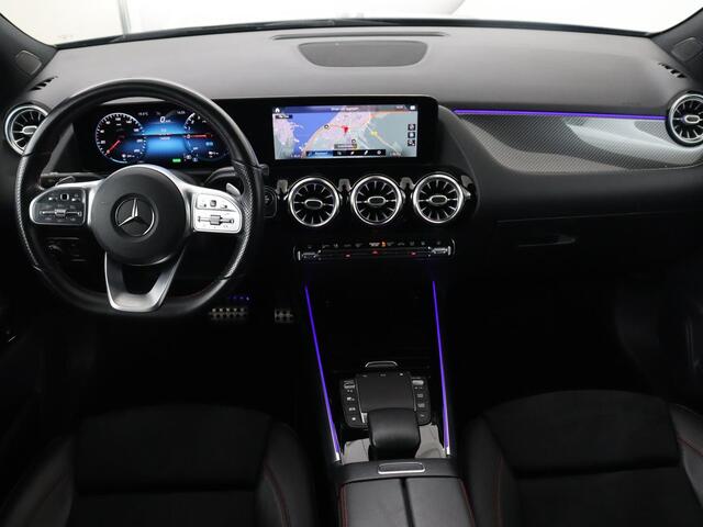 Mercedes-Benz B-KLASSE 250e AMG | Trekhaak | Carplay | Stoelverwarming | Leder/Alcantara | Camera | Widescreen | Full LED | Navigatie | Park Assist | Climate control | Cruise control | PHEV | Plug In
