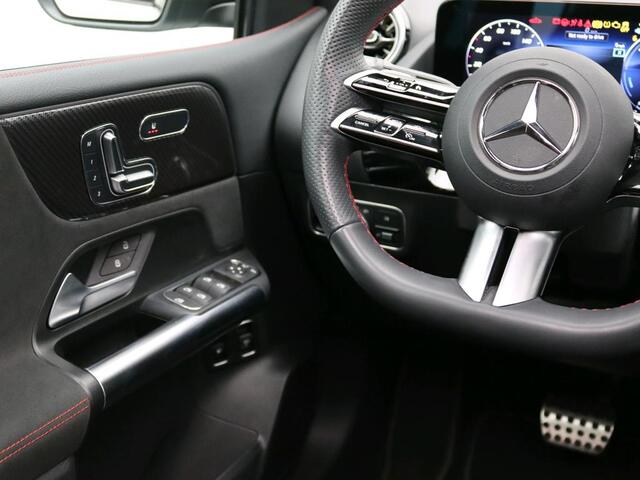 Mercedes-Benz B-KLASSE 250 e Business Solution AMG AMG Line | Night Pakket | Panorama Schuif-Kanteldak | Memory Voorstoelen | Parkeerpakket met 360°-camera. Inclusief 24 maanden MB Certified garantie voor Europa.