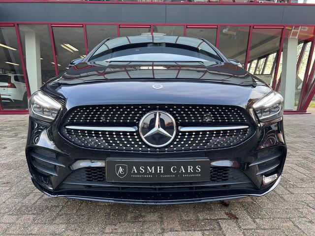Mercedes-Benz B-KLASSE 180 AMG Line | Pano | ACC | Sfeerverlichting | Stoelverwarming |