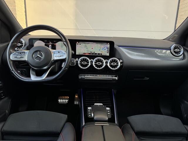 Mercedes-Benz B-KLASSE 180 AMG Panoramadak Widescreen SfeerVerlichting SportLeder Led Camera 18" Trekhaak Pdc