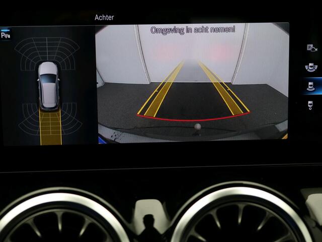 Mercedes-Benz B-KLASSE 250 e Business Solution Luxury Limited Trekhaak | Ledkoplampen | Sfeerverlichting | Achteruitrijcamera | Stoelverwarming | Spiegelpakket. Inclusief 24 maanden Mercedes-Benz Certified garantie voor Europa.