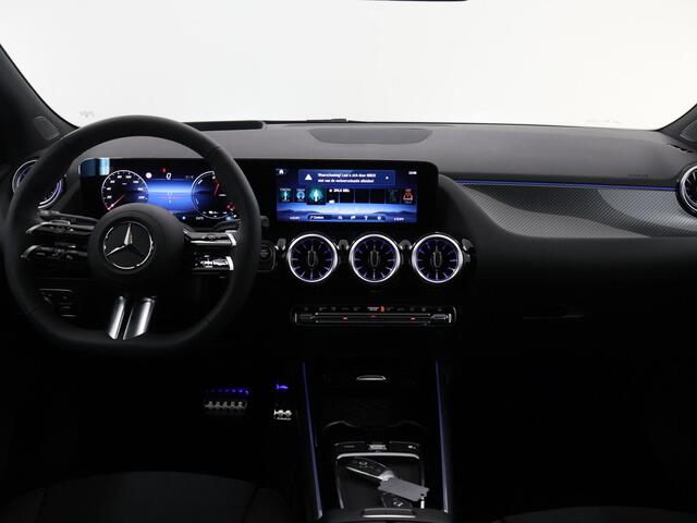 Mercedes-Benz B-KLASSE 250e Business Solution AMG | Panoramaschuifdak | Night | Premium plus pakket | Winter pakket | Trekhaak | Head-up display |