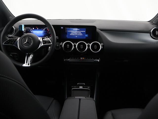 Mercedes-Benz B-KLASSE 250 e Business Solution Luxury Line | Apple CarPlay | Achteruitrijcamera | Trekhaak | MULTIBEAM LED | Stoelverwarming |