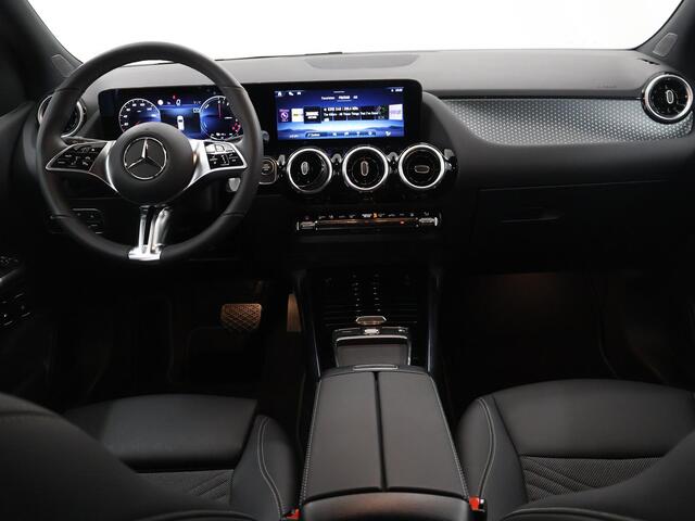 Mercedes-Benz B-KLASSE 250 e Luxury Line | Trekhaak | Getint glas | Verwarmd stuur | Apple carplay |