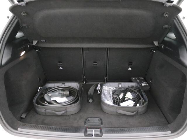 Mercedes-Benz B-KLASSE 250 e Business Solution AMG AMG Line | Night Pakket | Panorama Schuif-Kanteldak | Memory Voorstoelen | Parkeerpakket met 360°-camera. Inclusief 24 maanden Mercedes-Benz Certified garantie voor Europa.