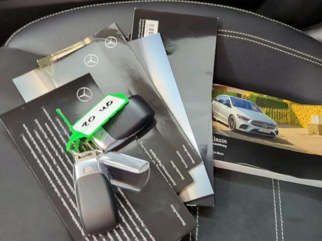 Mercedes-Benz B-KLASSE 250 e Hybride Premium / Design-en AMG line / 1/2 Leder / Stoelverwarming / Pdc+Camera / Navigatie /