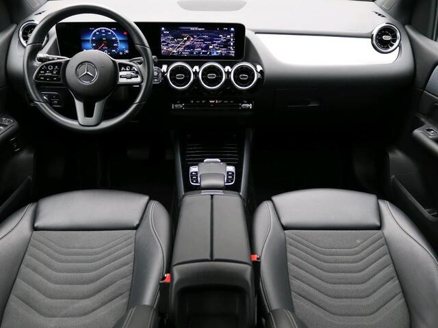 Mercedes-Benz B-KLASSE 180 Advantage Ledkoplampen | EASY PACK achterklep | Parkeerpakket met achteruitrijcamera. Inclusief 48 maanden MB Certified garantie voor Europa.