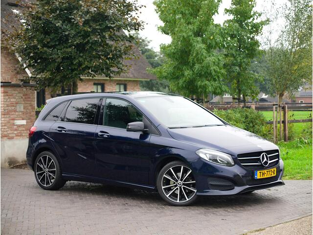 Mercedes-Benz B-KLASSE 180 Ambition LED | Automaat | Sports Tourer | Night-pakket | Zwarte hemel bekleding