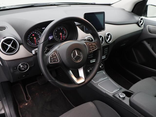 Mercedes-Benz B-KLASSE 180 Ambition Automaat | Navigatie | Cruise Control | Trekhaak | Full LED | 16 Inch | 107.082 Km!!