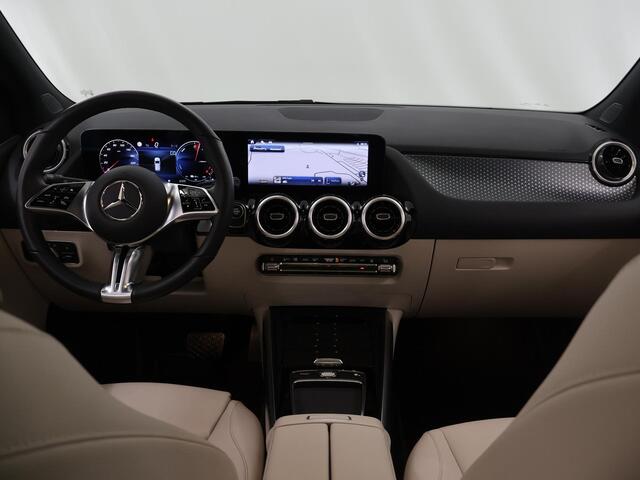 Mercedes-Benz B-KLASSE 250 e Luxury Line | Beige bekleding | Panoramadak | Trekhaak | Verwarmd stuur | Elektrische achterklep |