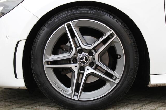 Mercedes-Benz B-KLASSE 180 Business Solution AMG | Camera | Stoelverwarming | Dealer Onderhouden | Wide Screen