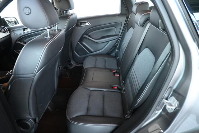 Mercedes-Benz B-KLASSE 180 Ambition Automaat Clima Navigatie LED Rijklaarprijs! Inruil Mogelijk!