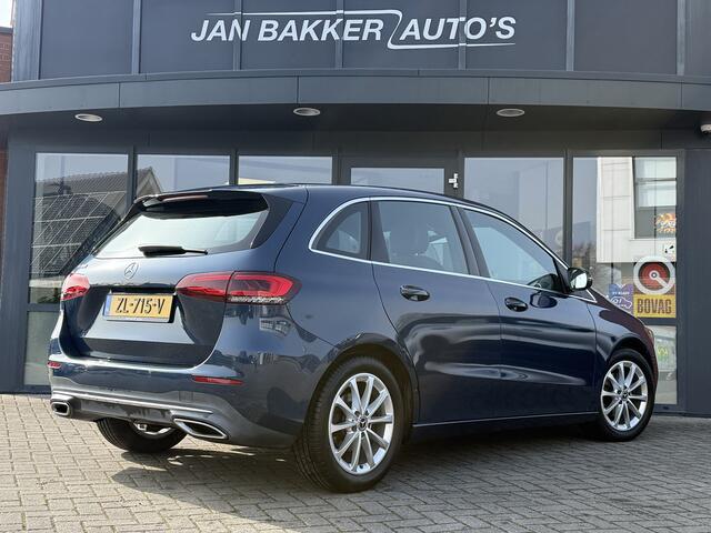 Mercedes-Benz B-KLASSE 180 Launch Edition ? Camera ? Afn. Trekhaak ? Stoelverw. ? CarPlay ?