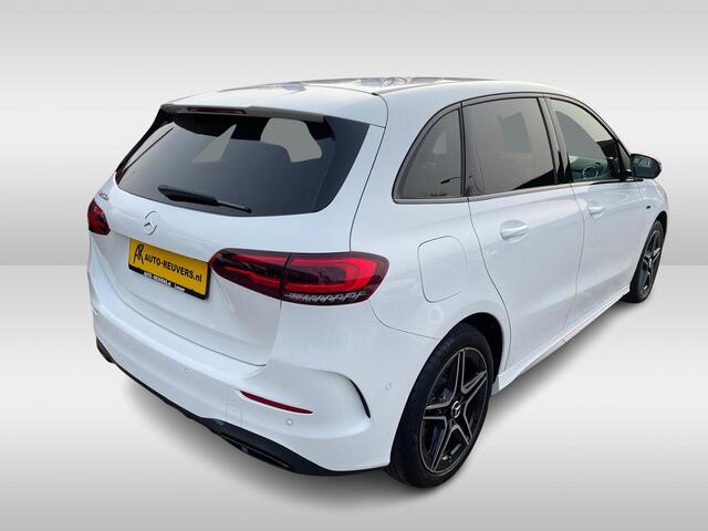 Mercedes-Benz B-KLASSE 250 e AMG Line / LED / Burmester / Navi