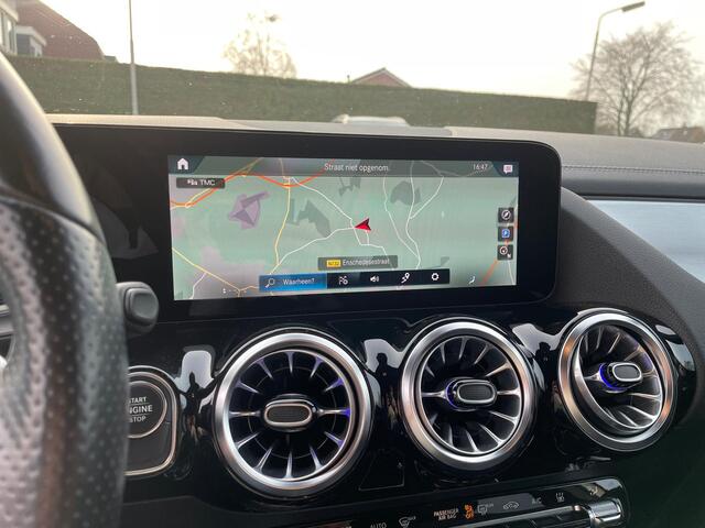 Mercedes-Benz B-KLASSE 250 e AMG Line / LED / Burmester / Navi