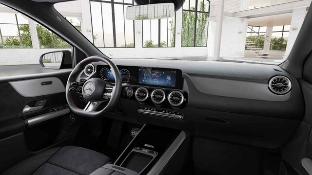 Mercedes-Benz B-KLASSE 180 AMG Line | Night | Panoramadak | Premium Pakket | 19" lichtmetalen velgen |