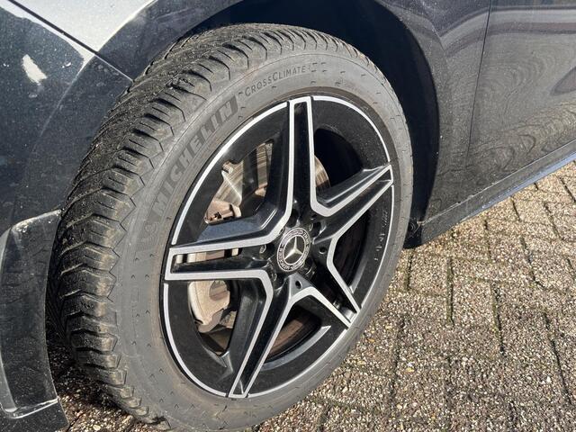 Mercedes-Benz B-KLASSE 250 e AMG Line | SCI | Plug-in Hybride | PHEV | Stoelverwarming | Camera | Navigatiesysteem | getint warmtewerend glas