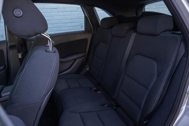 Mercedes-Benz B-KLASSE Navigatie|Stoelverwarming|Automaat|Bleutooth| 180 Business Solution