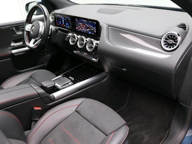 Mercedes-Benz B-KLASSE 250 e Business Solution AMG | Trekhaak | Distronic | Panoramadak | Memory | Sfeerverlichting | Keyless Go | Inclusief 24 maanden Mercedes-Benz Certified garantie voor Europa.