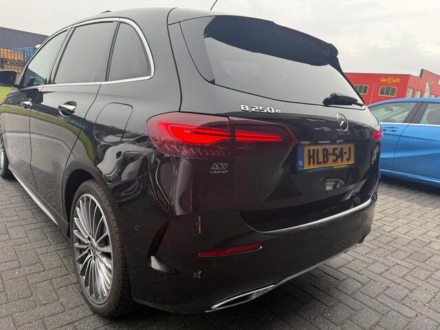Mercedes-Benz B-KLASSE 250 e Star Edition AMG Line LIMITED | 1E EIGENAAR | 12MND GARANTIE | LED | PANO | MEMORY | NAVI | DAB | TREKHAAK | SFEERLICHT |
