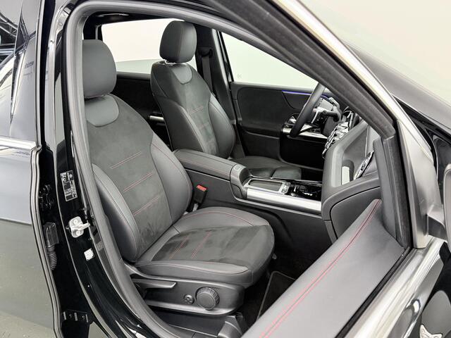 Mercedes-Benz B-KLASSE 250 e Business Solution AMG | AMG | Panoramadak | Sfeerverlichting | Elektrische achterklep | Distronic |