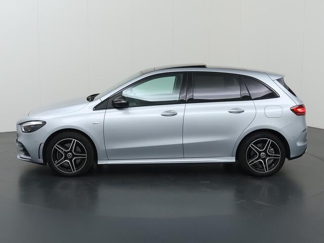 Mercedes-Benz B-KLASSE 250 e Business Solution AMG | Night pakket | Distronic | Panoramadak | Elektrische achterklep |