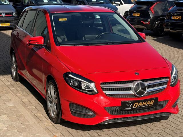 Mercedes-Benz B-KLASSE B180 | Navi | Half leder | Stoelverwarming | Trekhaak | Sfeerverlichting