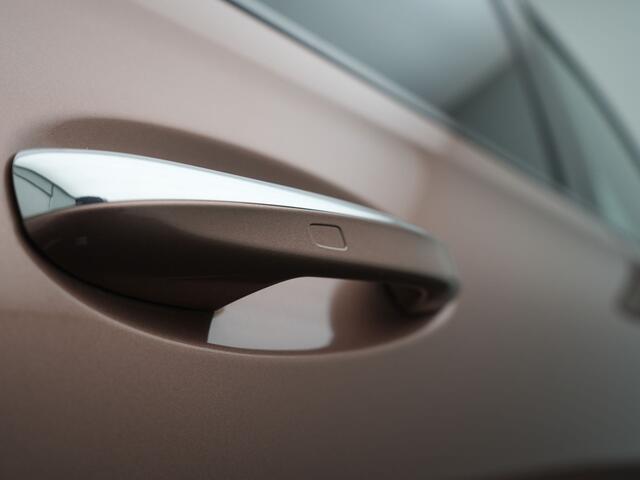 Mercedes-Benz B-KLASSE 180 AMG Line - RIJKLAARPRIJS - Automaat - Achteruitrijcamera - Sfeerverlichting!