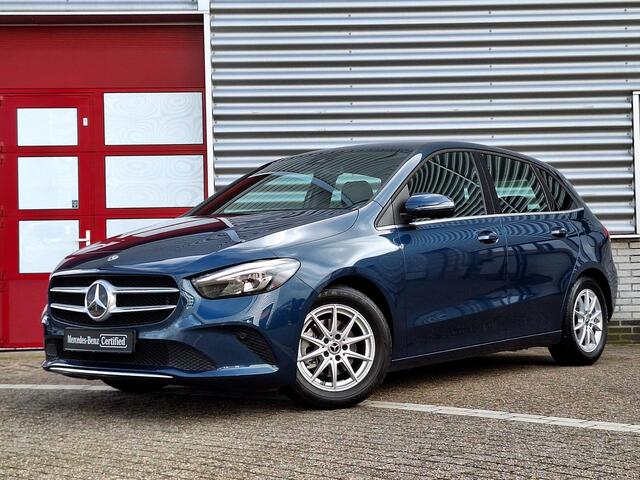 Mercedes-Benz B-KLASSE 180 Advantage | Automaat | Trekhaak | Achteruitrijcamera | Spoorassistent | LED verlichting | Elektrische achterklep