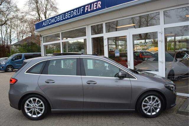 Mercedes-Benz B-KLASSE 180 Advantage ? Pano ? Trekhaak ? Orig. NL ? NAP ?