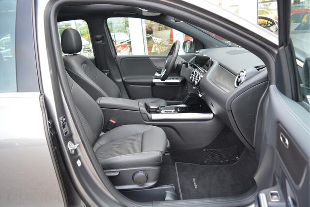 Mercedes-Benz B-KLASSE 180 Advantage ? Pano ? Trekhaak ? Orig. NL ? NAP ?