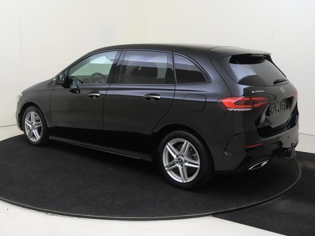 Mercedes-Benz B-KLASSE 250 e AMG Line | Navigatie | Adaptive cruise control | Trekhaak