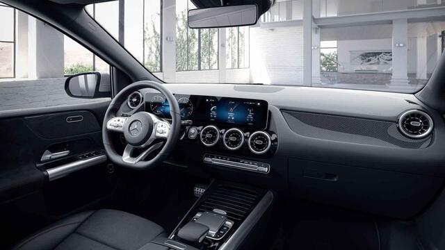 Mercedes-Benz B-KLASSE 180 Business Solution AMG | Panoramadak | Trekhaak | Stoelverwarming | Widescreen |