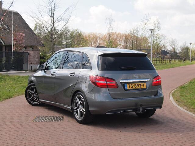 Mercedes-Benz B-KLASSE 180 Business Solution Plus Upgrade Edition | Camera | Trekhaak | Stoelverwarming | LED | Cruise Control |