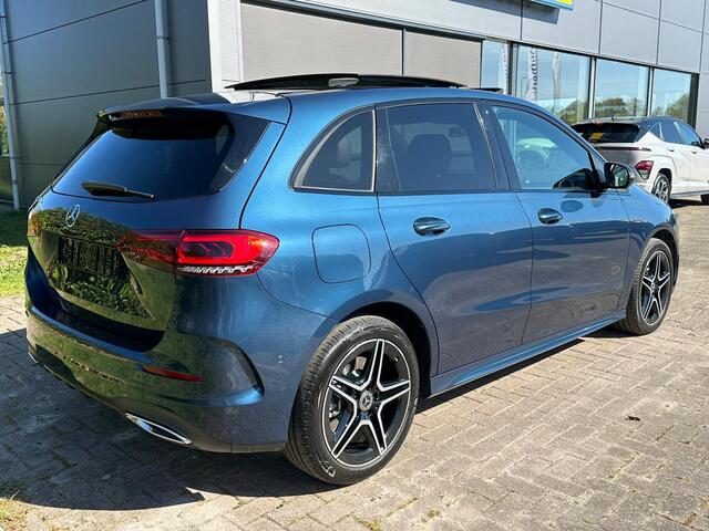 Mercedes-Benz B-KLASSE 250 e AMG Line | Plug-in Hybride | Camera | Panoramadak | Elektrische achterklep | Getint glas | Half Lederen bekleding |