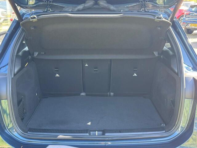 Mercedes-Benz B-KLASSE 250 e AMG Line | Plug-in Hybride | Camera | Panoramadak | Elektrische achterklep | Getint glas | Half Lederen bekleding |