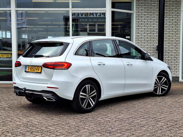 Mercedes-Benz B-KLASSE 200 Luxury Line | Automaat | Trekhaak | Achteruitrijcamera | Stoelverwarming | Spoorassistent | LED verlichting | Elektrische achterklep