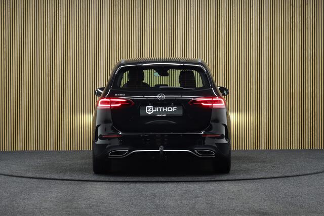Mercedes-Benz B-KLASSE 180 Business Solution AMG | Afneembare Trekhaak | Cruise-control | Camera | Clima | Navigatie | Apple Carplay & Android Auto | Leder-Alcantara | Parkeersensoren V+A | AMG Velgen | Stoelverwarming